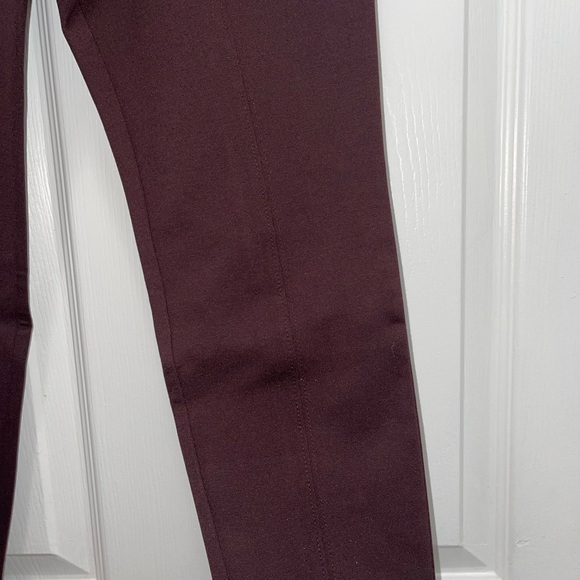 Women’s Pleated Skinny Maternity Pants - Picture 6 of 7